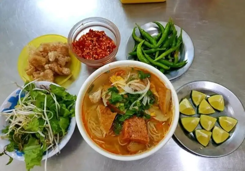 Bún chả cá bà Sa - Món bún chả cá thơm ngon một trong những quán ăn ngon ở đà nẵng