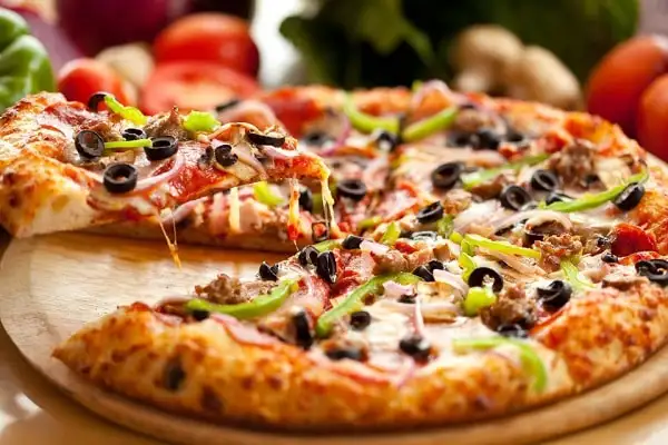 Cách làm pizza tại nhà: Hướng dẫn làm pizza ngon như ngoài hàng