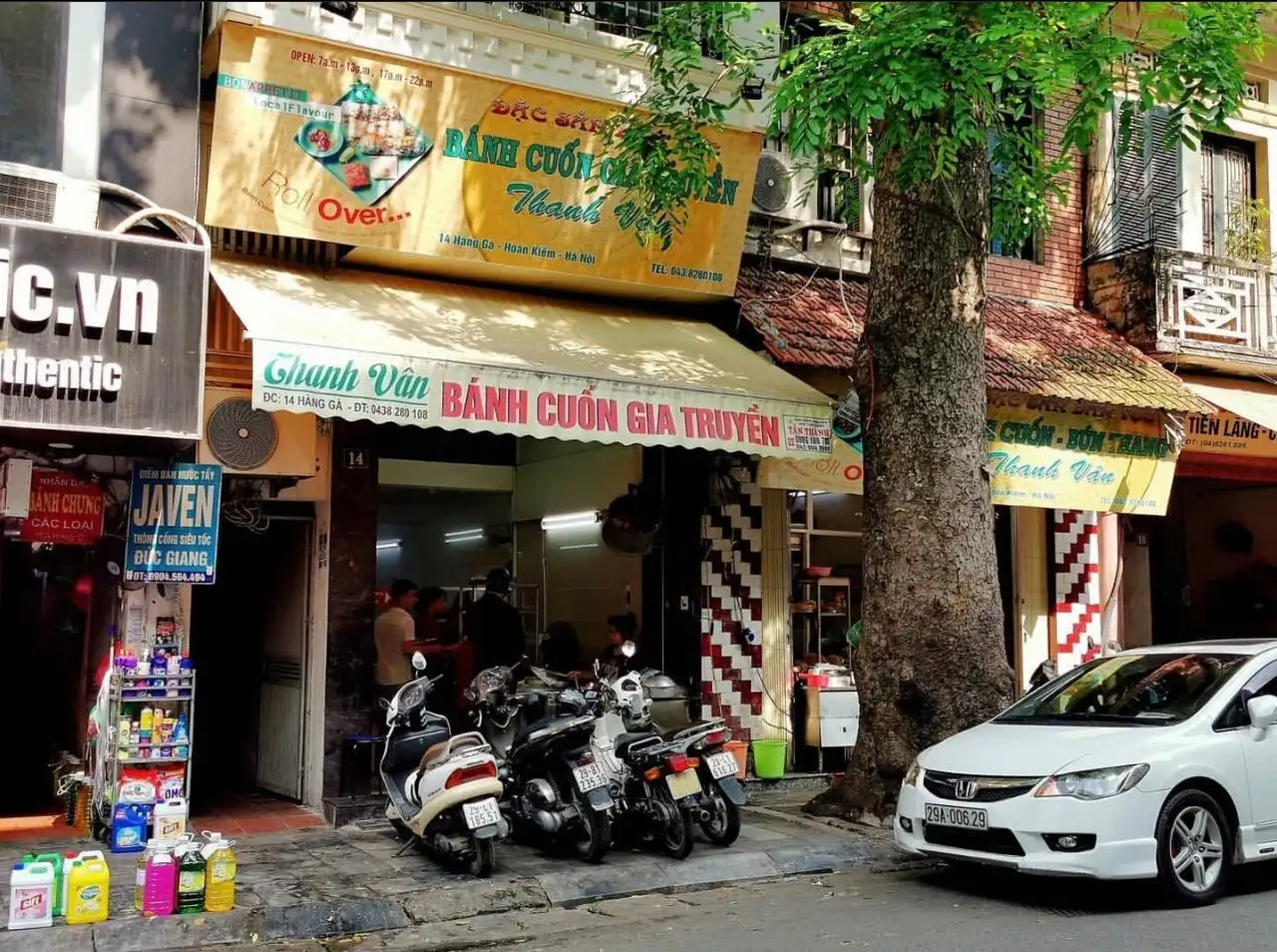Bánh Cuốn Gia Truyền Thanh Vân - địa điểm ăn uống giá rẻ tại Hà Nội