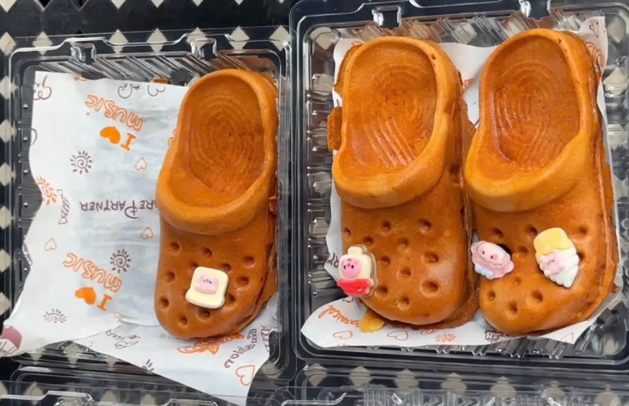 Bánh dép Crocs đang là Trend và được các bạn trẻ yêu thích
