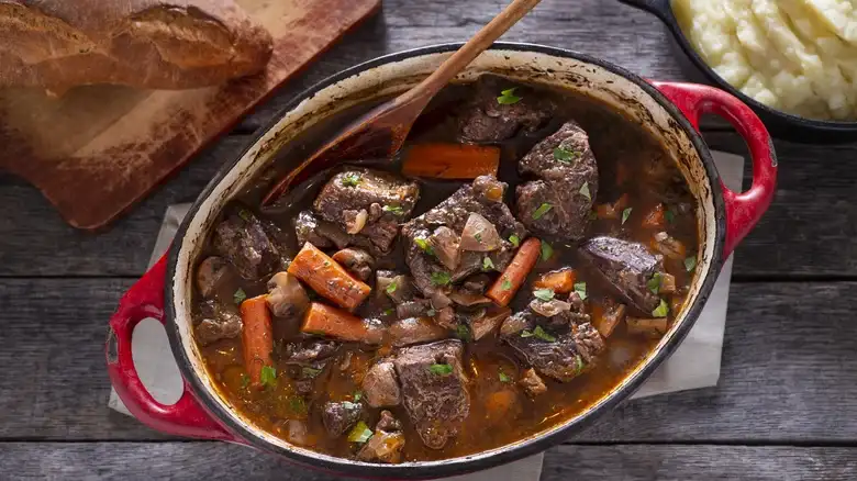 Bò kho và Boeuf Bourguignon